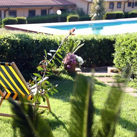 Incantevole Con Piscina * ريكادي