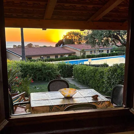 Incantevole Con Piscina ريكادي