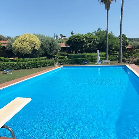 Incantevole Con Piscina Lägenhet *