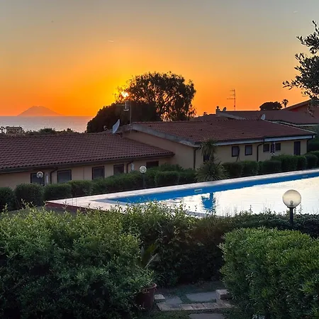 Incantevole Con Piscina Apartamento Ricadi