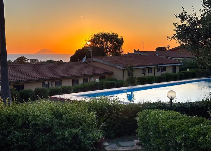 Incantevole Con Piscina Apartamento Ricadi